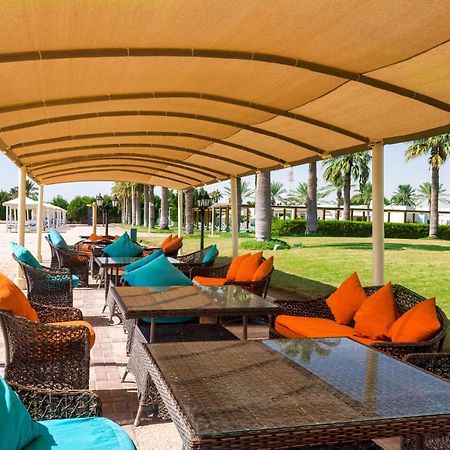 Sealine Beach, A Murwab Resort Mesaieed Ngoại thất bức ảnh The beach at the resort