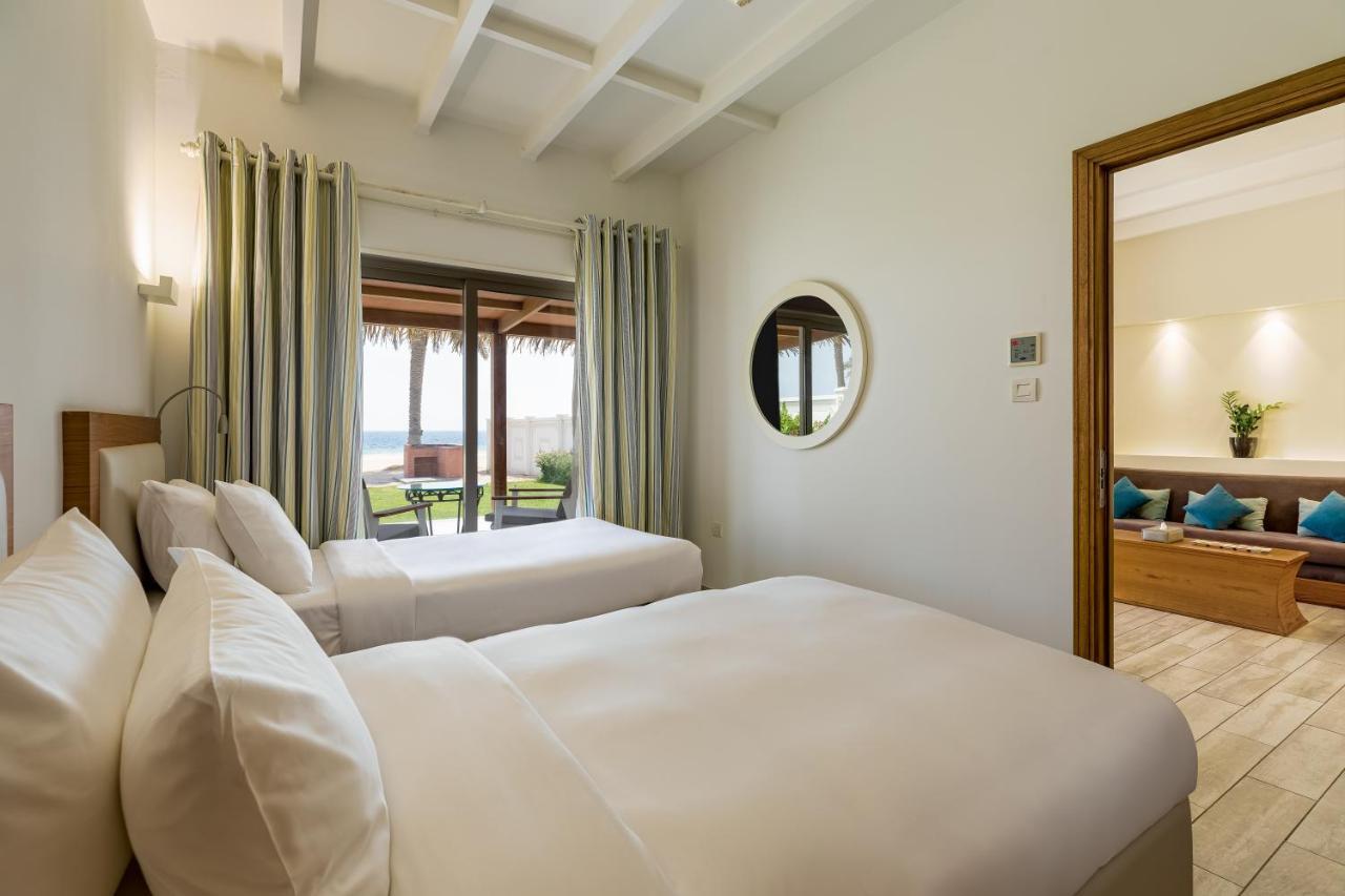 Sealine Beach, A Murwab Resort Mesaieed Ngoại thất bức ảnh A bedroom at the resort