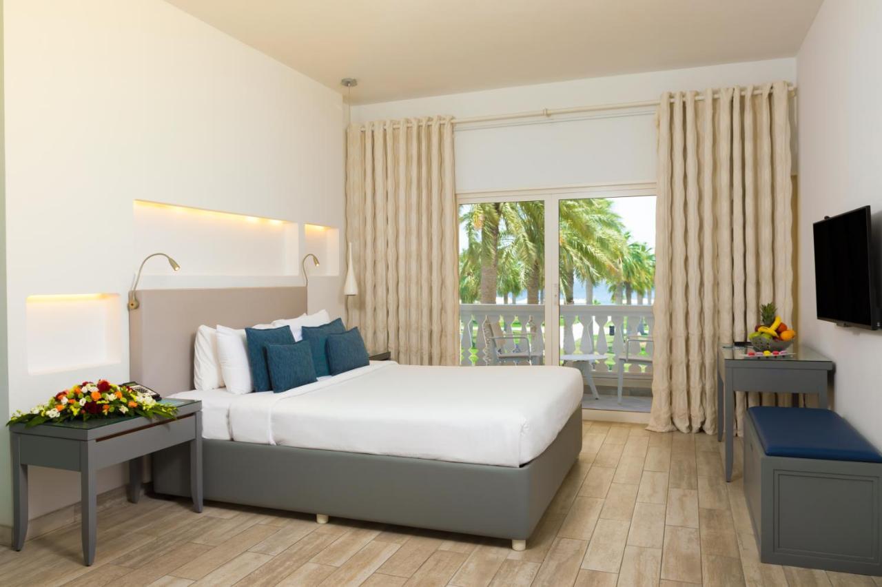 Sealine Beach, A Murwab Resort Mesaieed Ngoại thất bức ảnh A room at the hotel