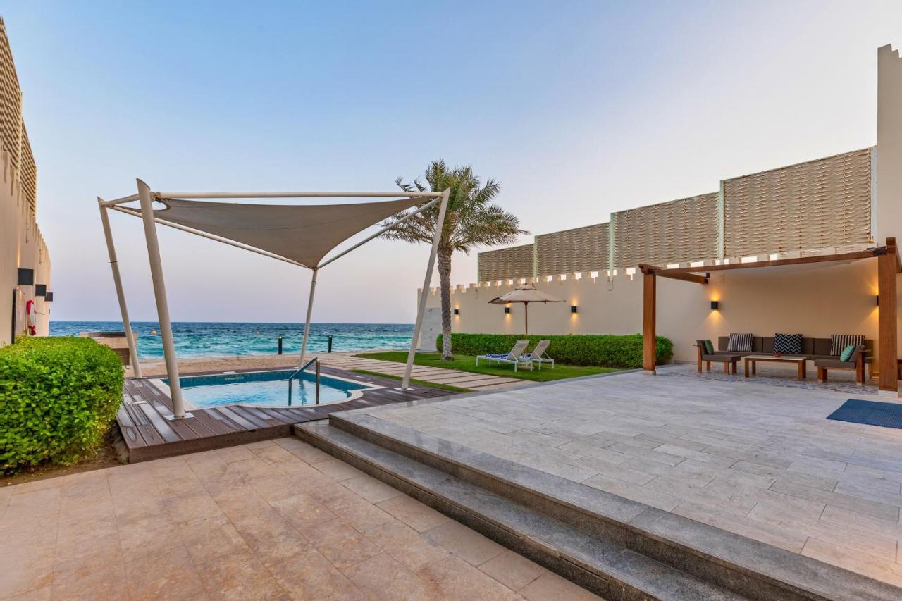 Sealine Beach, A Murwab Resort Mesaieed Ngoại thất bức ảnh The beach at the Ritz-Carlton, Ras Al Khaimah