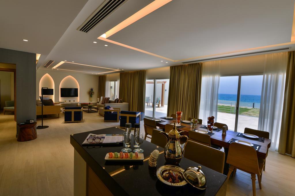 Sealine Beach, A Murwab Resort Mesaieed Ngoại thất bức ảnh The interior of a suite at the Ritz-Carlton, Sharm El Sheikh