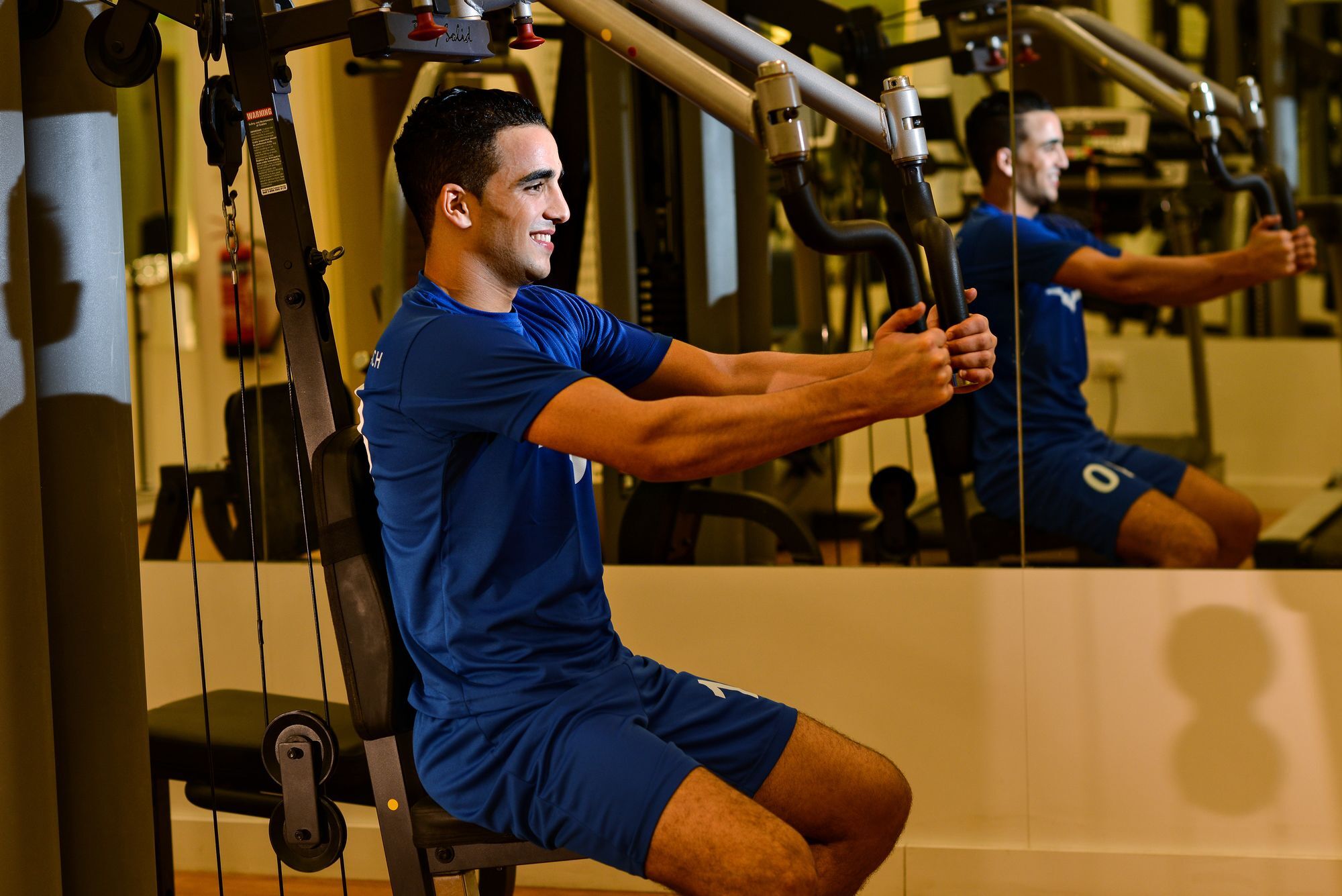 Sealine Beach, A Murwab Resort Mesaieed Ngoại thất bức ảnh A player working out in the gym